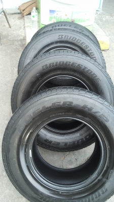 ขายยางยีราฟ Bridgestone ปียาง 40/11  *** 275-70-16  ใครสนใจมาก่อนได้ก่อนคราฟ พระราม2ซอย50 หรือเอกชัย69  มีชุดเดียวคราฟ ราคาสุดท้าย 3.500 บาท สนใจคุยกันไดคราฟ โรจน์ 094-482-2294 *** 081-7456-282