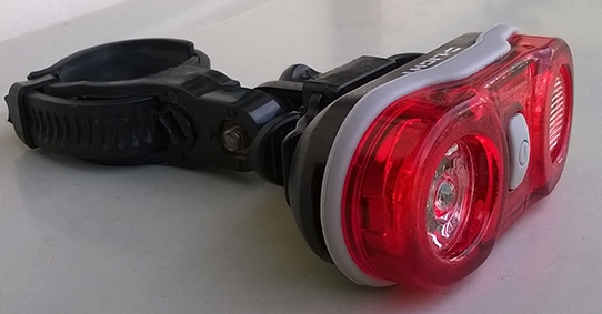 ไฟท้าย D-Light พร้อมตัวยึดหลักอาน ไฟท้าย D-Light พร้อมตัวยึดหลักอาน