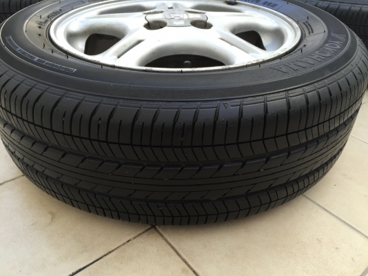 ขายล้อแม็กพร้อมยาง HONDA ขอบ15 4รู100 ชุดละ3200บาท ขายล้อแม็กพร้อมยาง HONDA ขอบ15 4รู100 ชุดละ3200บาท