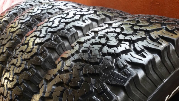 ยาง bf al 265/75/16. ปลายปี10