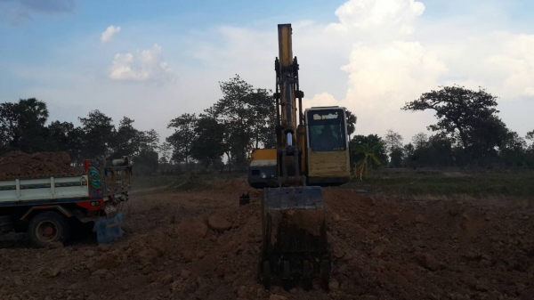 ขายแมคโคร120-5โคมัสสุ สภาพเก่านอก พร้อมใช้ เอกสารอินวอยน์ 0857698049