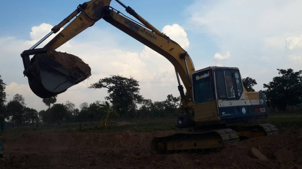 ขายแมคโคร120-5โคมัสสุ สภาพเก่านอก พร้อมใช้ เอกสารอินวอยน์ 0857698049