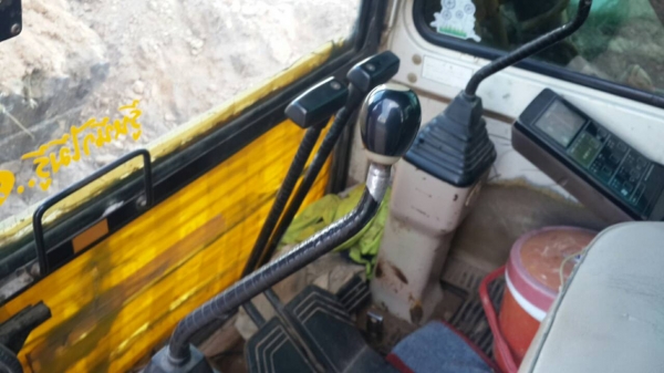 ขายแมคโคร120-5โคมัสสุ สภาพเก่านอก พร้อมใช้ เอกสารอินวอยน์ 0857698049