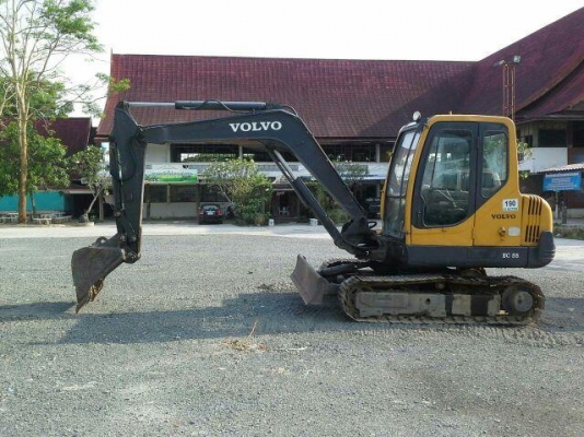 ขายแมคโฮVOLVO EC55 excavatorและ kumatsu D50 2 คัน 550,000 บาท