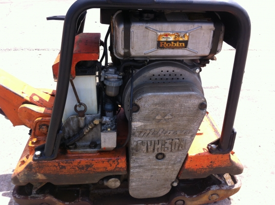 รถบดเพลท รถตบดิน นำเข้าจากญี่ปุ่น สนใจติดต่อคุณนิลรัตน์ 095-4949856 หรือ www.nmc99.com