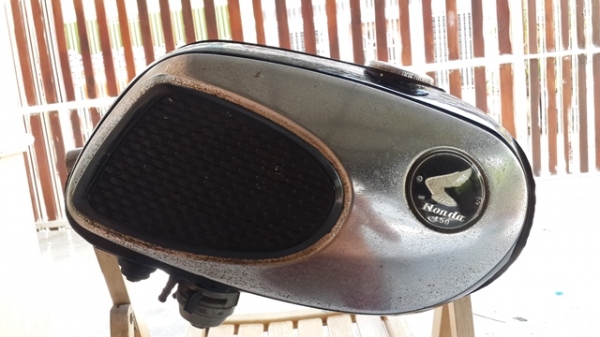 ขาย ถังน้ำมัน C72 แท้ตรงรุ่นสภาพสวยเก่าญี่ปุ่นของครบไม่พุ(ดูของได้ที่จ.นนทบุรี)