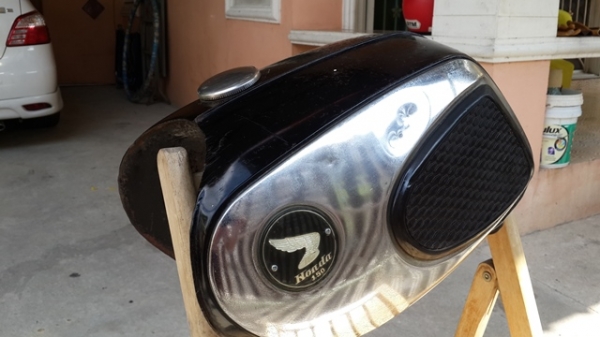 ขาย ถังน้ำมัน C72 แท้ตรงรุ่นสภาพสวยเก่าญี่ปุ่นของครบไม่พุ(ดูของได้ที่จ.นนทบุรี)