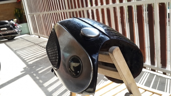 ขาย ถังน้ำมัน C72 แท้ตรงรุ่นสภาพสวยเก่าญี่ปุ่นของครบไม่พุ(ดูของได้ที่จ.นนทบุรี)