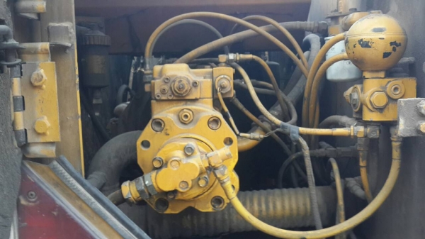 ขายแบ็คโฮ100-3โกเบลโก้ รถนอก ดูรถที่หน้างาน บอร์ดี้สวย เอกสนรอินวอยน์0857698049 0887115178