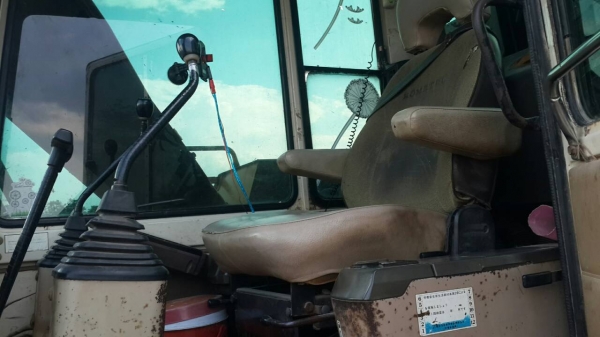 ขายแบ็คโฮ100-3โกเบลโก้ รถนอก ดูรถที่หน้างาน บอร์ดี้สวย เอกสนรอินวอยน์0857698049 0887115178