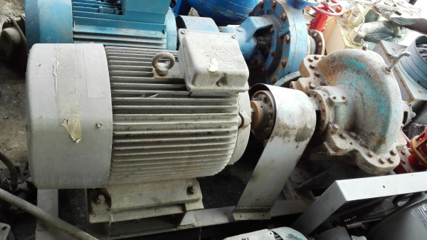 ปั๊มน้ำขนาดมอเตอร์ 75 แรง เข้า 6 นิ้ว ออก 4 นิ้ว ไฟ 3 เฟท 380 แอ็ม