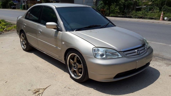 ขาย Honda Civic Dimention ปี 46 เกียร์ออโต้ ตัว Top ราคา 185,000 บาท ++++++++++