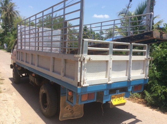 TOYOTA 6 ล้อ( เครื่อง15 B 120แรง) ช่วงล่างใหญ่ F หน้า-หลัง กะบะยาว 5เมตร พวงมาลัยพาว์เวอร์ รถใช้งานอยู่ภาษีไม่ขาด ขาย 230,000 บาท (ศุภากร 081-4252943)