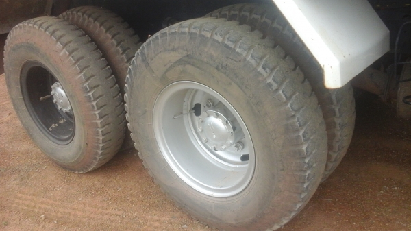 ขายด่วนรถ12ล้อGIGAดั้มเครือง360แรงม้าปี56รถสวยเดิมยางดี