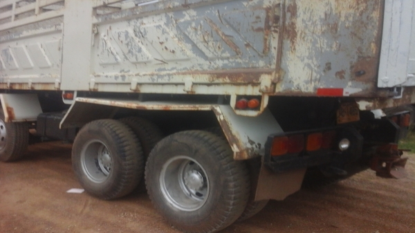 ขายด่วนรถ12ล้อGIGAดั้มเครือง360แรงม้าปี56รถสวยเดิมยางดี