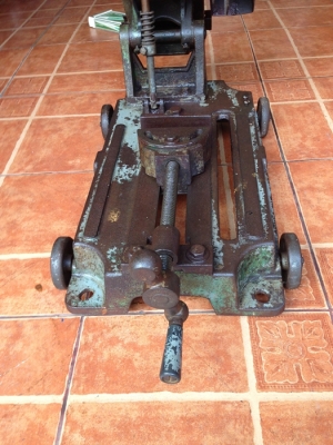 แท่นตัด winner