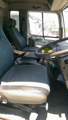 6ล้อ เครื่อง 195 แรง ยาว 7.20 ตู้ 10 บานรถสวย ราคาต่อรองนิดหน่อย