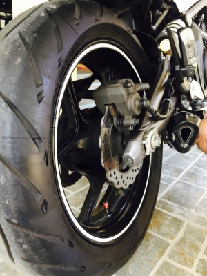 ขายค่ะ kawasaki ER6N 650 cc ปี 2009 มีเล่มทะเบียนถูกต้องคะ พร้อมโอน