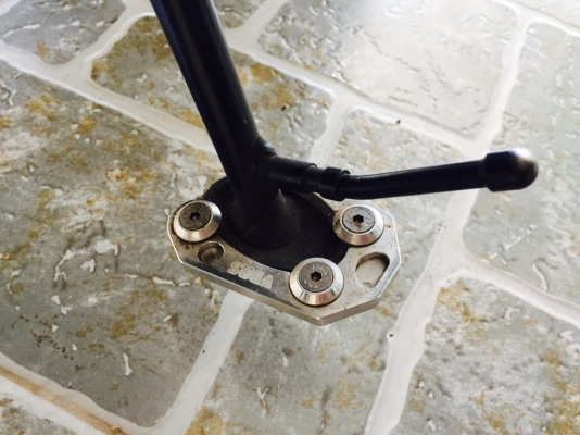 ขายค่ะ kawasaki ER6N 650 cc ปี 2009 มีเล่มทะเบียนถูกต้องคะ พร้อมโอน