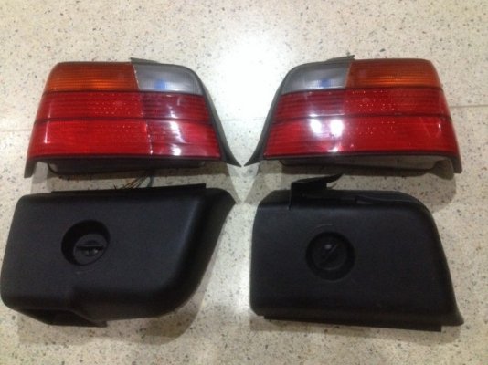 ไฟท้าย BMW E36 ฝาปิดหลังหลอดไฟครบของเก่าญี่ีปุ่นเเท้สภาพตามรูป