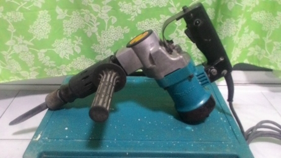 เครื่องสกัดคอนกรีต makita hm 0810 (แท้) สภาพดีพร้อมใช้งานครับ