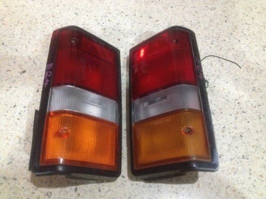 ไฟท้ายรถตู้ NISSAN E24 ของเก่าญี่ปุ่นสภาพดี