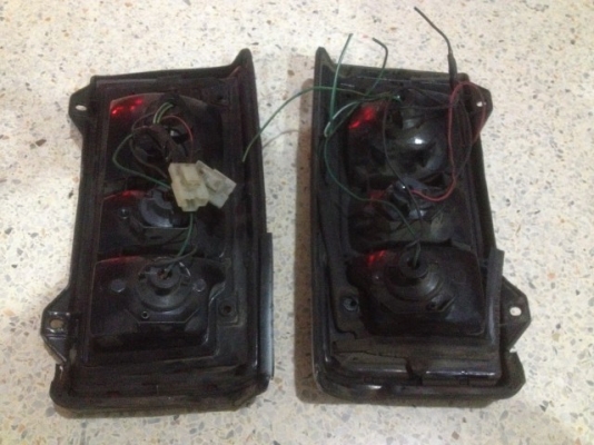 ไฟท้ายรถตู้ NISSAN E24 ของเก่าญี่ปุ่นสภาพดี