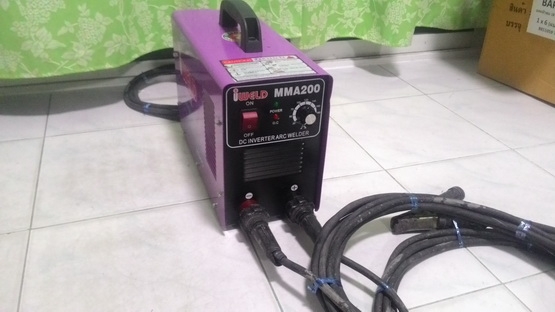 เครื่องเชื่อมระบบอินเวอร์เตอร์ IWELD MMA  200a  สภาพดีผ่านการใช้งานมาน้อยมากๆ อุปกรณ์สายเชื่อมครบพร้อมใช้