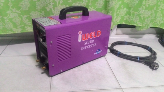 เครื่องเชื่อมระบบอินเวอร์เตอร์ IWELD MMA  200a  สภาพดีผ่านการใช้งานมาน้อยมากๆ อุปกรณ์สายเชื่อมครบพร้อมใช้