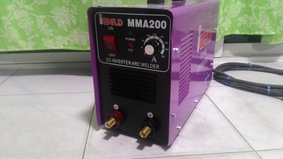 เครื่องเชื่อมระบบอินเวอร์เตอร์ IWELD MMA  200a  สภาพดีผ่านการใช้งานมาน้อยมากๆ อุปกรณ์สายเชื่อมครบพร้อมใช้