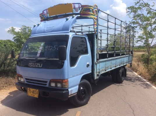ISUZU NPR (ฝาขาว) ยาว 5ม. เครื่อง120 แรง รถเดิมบางสุดๆ รถใช้น้อย วิ่งน้อย พร้อมใช้งาน ขาย 500,000 บาท (ศุภากร 081-4252943)