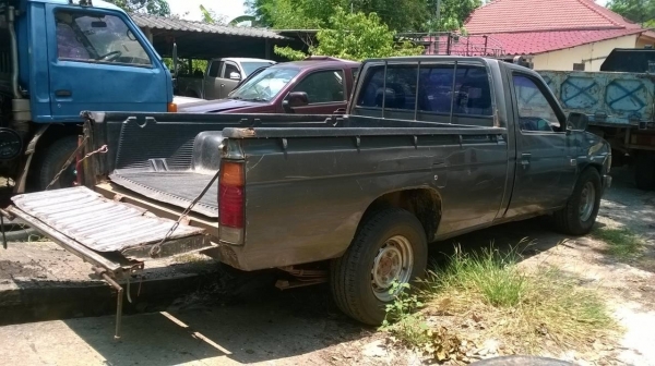 ขาย NISSAN BIG M ปี 36 เครื่อง BD25 คัสซีมีปะนิดหน่อย ทะเบียนพร้อมชุดโอนครบ ราคาต่อรองกันได้ครับ ขาย NISSAN BIG M ปี 36 เครื่อง BD25 คัสซีมีปะนิดหน่อย ทะเบียนพร้อมชุดโอนครบ ราคาต่อรองกันได้ครับ