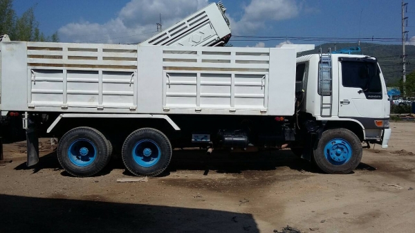 สิบล้อพ่วง HINO ซูโม้ 227 พ่วงแม่ลูกดั้ม สภาพดีพร้อมใช้งาน เล่มทะเบียนพร้อมโอน  ราคา 1,080,000บ ต่อรองได้ครับ