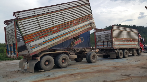 ขายรถพ่วง 24 ล้อ แม่-ลูก กระบะเนียมคอกเกษตรดั้ม HINO PROFIA P11C-320 เกียร์อีตั้นคูลเลอร์ไดน์.2 รถสวย ราคา1700000 ต่อรอง สนใจโทรจองด่วน ขายรถพ่วง 24 ล้อ แม่-ลูก กระบะเนียมคอกเกษตรดั้ม HINO PROFIA P11C-320 เกียร์อีตั้นคูลเลอร์ไดน์.2 รถสวย ราคา1700000 ต่อรอง สนใจโทรจองด่วน