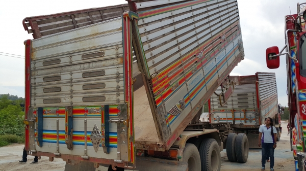 ขายรถพ่วง 24 ล้อ แม่-ลูก กระบะเนียมคอกเกษตรดั้ม HINO PROFIA P11C-320 เกียร์อีตั้นคูลเลอร์ไดน์.2 รถสวย ราคา1700000 ต่อรอง สนใจโทรจองด่วน ขายรถพ่วง 24 ล้อ แม่-ลูก กระบะเนียมคอกเกษตรดั้ม HINO PROFIA P11C-320 เกียร์อีตั้นคูลเลอร์ไดน์.2 รถสวย ราคา1700000 ต่อรอง สนใจโทรจองด่วน