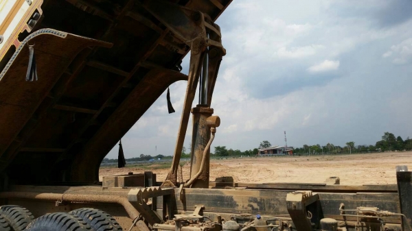 ขายรถ 10 ล้อ 2 เพลา กระบะเนียมดั้ม HINO 3 M รถสวยเดิมๆ ราคา.1150000 ต่อรอง สนใจรีบจองด่วน