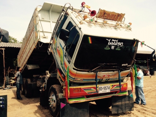 ขายรถ 10 ล้อ 2 เพลา กระบะเนียมดั้ม HINO 3 M รถสวยเดิมๆ ราคา.1150000 ต่อรอง สนใจรีบจองด่วน