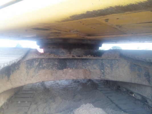 ขายรถแบคโค KOMATSU PC 200-8 ทำงานน้อย เอกสารอิมวอย ราคา2100000 ต่อรอง สนใจโทร