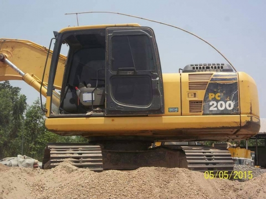 ขายรถแบคโค KOMATSU PC 200-8 ทำงานน้อย เอกสารอิมวอย ราคา2100000 ต่อรอง สนใจโทร