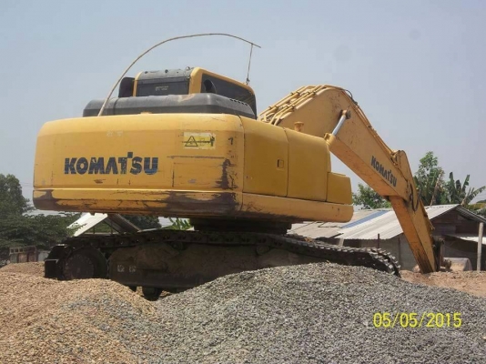 ขายรถแบคโค KOMATSU PC 200-8 ทำงานน้อย เอกสารอิมวอย ราคา2100000 ต่อรอง สนใจโทร