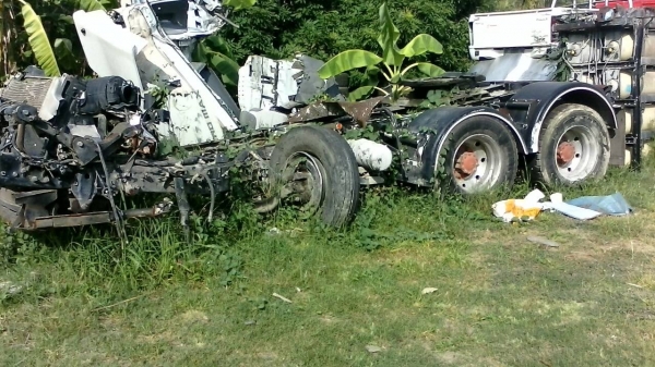 ด่วนๆขายเหมา2คันคู่ รถอุบัติเหตุพร้อมเล่มทะเบียน isuzu fvm 24 0   ฌ