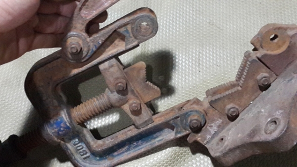 ปากกาจับท่อ แบบตั้งโต๊ะ