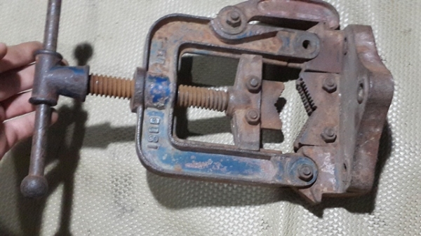 ปากกาจับท่อ แบบตั้งโต๊ะ