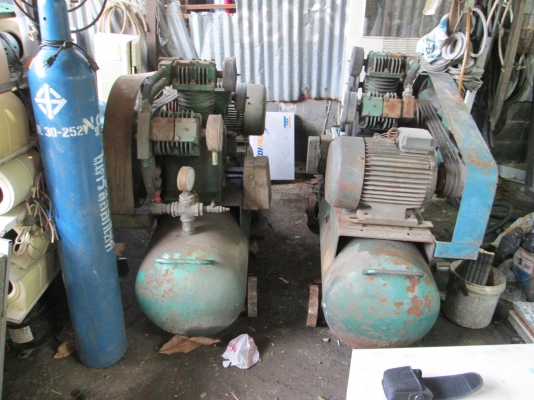 ปั้มลมขนาดใหญ่   สภาพดี   ไม่ได้ล้าง   ขายตามสภาพ ตามรูป