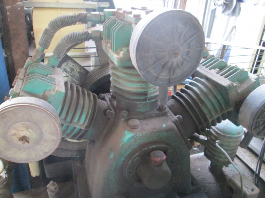 ปั้มลมขนาดใหญ่   สภาพดี   ไม่ได้ล้าง   ขายตามสภาพ ตามรูป