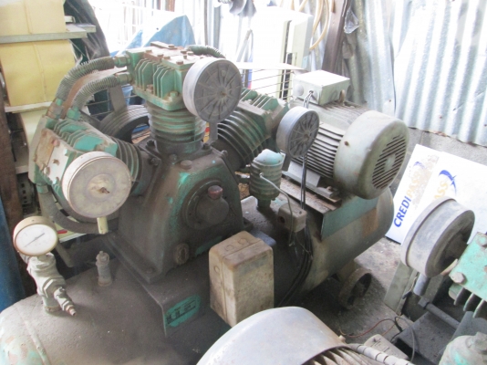 ปั้มลมขนาดใหญ่   สภาพดี   ไม่ได้ล้าง   ขายตามสภาพ ตามรูป