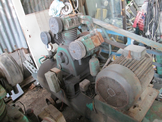 ปั้มลมขนาดใหญ่   สภาพดี   ไม่ได้ล้าง   ขายตามสภาพ ตามรูป