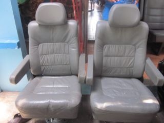 เบาะรถตู้