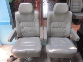 เบาะรถตู้