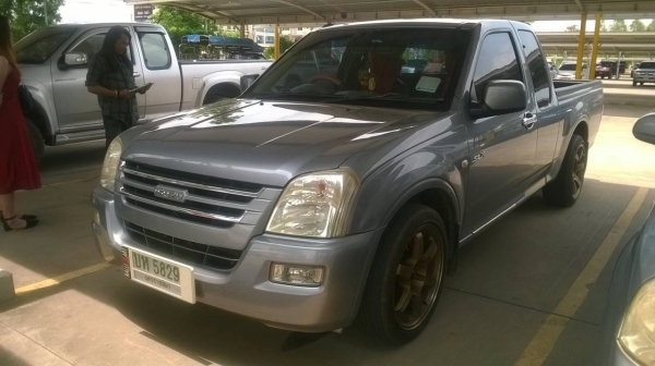 ขายรถกระบะ ISUZU DMAX SLX 2.5 ปี 47 สวยบางเดิม ล้อแมกซ์ กระจกไฟฟ้า แมกลายเนอร์ แอร์เย็น ทะเบียนพร้อมโอนครับ